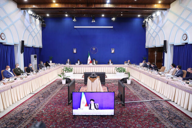 تأخیر در پرداخت حقوق نیروی انسانی برای یک ساعت هم مجاز نیست