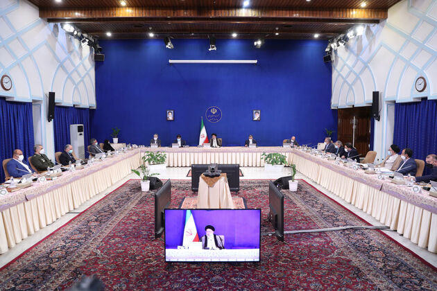 تأخیر در پرداخت حقوق نیروی انسانی برای یک ساعت هم مجاز نیست