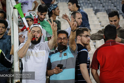 جشن صعود به جام جهانی روسیه در پایان بازی ایران و ازبکستان