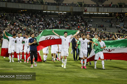 جشن صعود به جام جهانی روسیه در پایان بازی ایران و ازبکستان