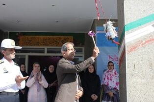 زنگ آغاز سال تحصیلی در دبستان شهدای رسانه با حضور شهردار ناحیه3 نواخته شد