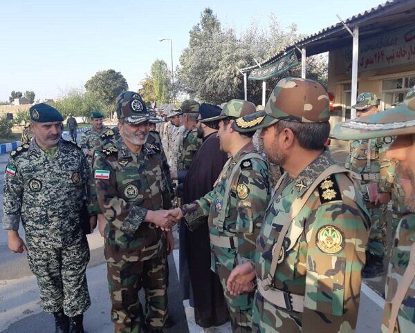 سرلشکر موسوی از یگان پهپادی نیروی زمینی ارتش بازدید کرد