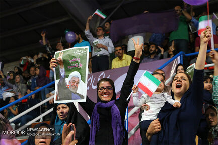 جشن پیروزی هواداران حسن روحانی در اصفهان