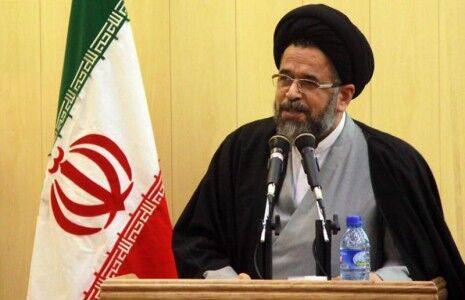 آیت‌الله هاشمی رفسنجانی خود را وقف انقلاب کرد