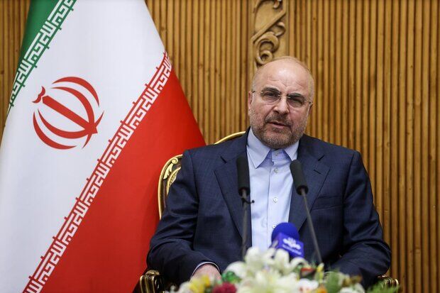 خدا به ماتوفیق دهد قدردان وجود مادر باشیم