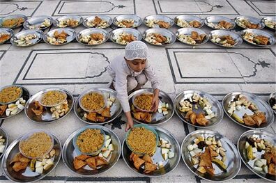 توزیع ۱۰ میلیون غذای گرم و افطاری بین نیازمندان از ابتدای رمضان