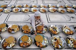 توزیع ۱۰ میلیون غذای گرم و افطاری بین نیازمندان از ابتدای رمضان
