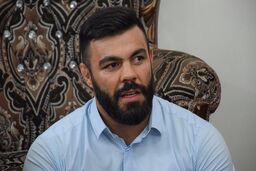  امیر علی اکبری ورزشکار ایرانی امشب مهمان خندوانه می شود
