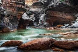 قابی از طبیعت خیره‌کننده لرستان