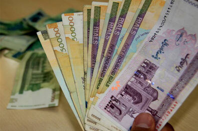 ورود و صدور پول رایج کشور توسط هر مسافر حداکثر تا مبلغ پنجاه میلیون ریال بلامانع است