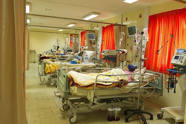 کمبود ۱۲ هزار تخت ICU در کشور داریم