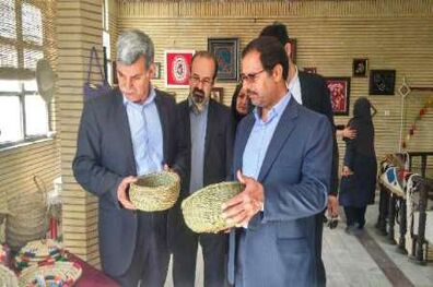 نمایشگاه صنایع دستی استان مرکزی در اراک گشایش یافت