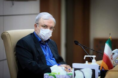 تاکید میکنم که کنکور را به زمانی موکول کنید