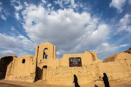 مرمت قلعه روستای قورتان بزرگ‌ترین دژ تاریخی استان اصفهان آغاز شد