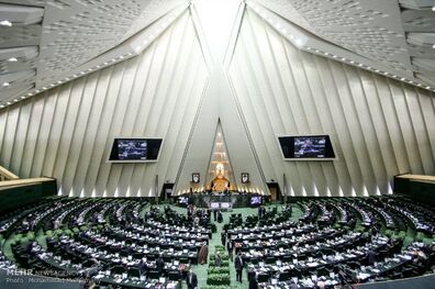 پایان جلسه غیر علنی مجلسیون با ظریف/ توضیحات لاریجانی در رابطه با جلسه غیر علنی
