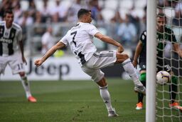 لیگ قهرمانان رقابت مورد علاقه من است