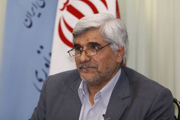 ضرورت فراهم آوردن مواد آموزش زبان فارسی برای غیر فارسی زبانان
