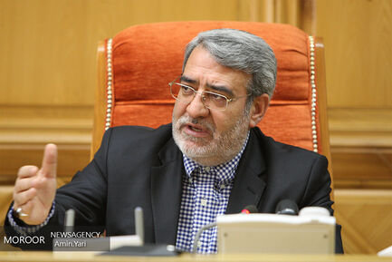 اعطای حکم شهردار جدید تهران توسط وزیر کشور