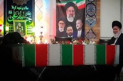 عکس/ وداع آیت‌الله علم‌الهدی با پیکر شهید رئیسی
