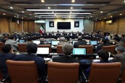 مدیران شهرداری همدان از طرح مباحث سیاسی خودداری کنند