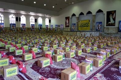 توزیع کمک مومنانه کارکنان ستاد فرماندهی کل سپاه به نیازمندان