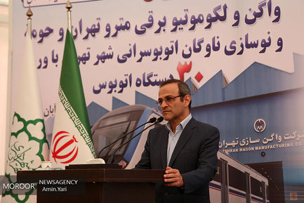 مراسم بهره برداری از ۷ رام قطار شهری و ۳۰ دستگاه اتوبوس با حضور شهردار تهران