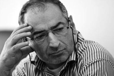 نشست صادق زیبا کلام در ستاد مرکزى تهران بزرگ آغاز شد