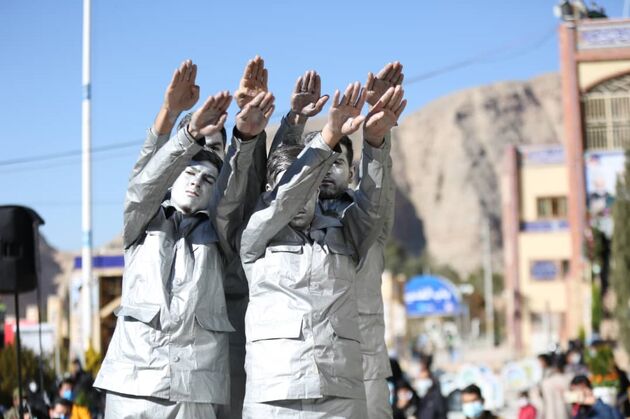 جشنواره تئاتر سردار آسمانی در جوار مزار شهید حاج قاسم افتتاح شد