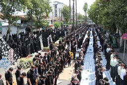 نماز جمعه و نماز ظهر عاشورا همزمان برگزار می‌شود