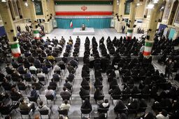 جمعی از دانش‌آموزان سراسر کشور با رهبر انقلاب اسلامی دیدار کردند