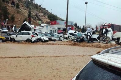 جواز دفن همه اجساد صادر و تحویل بستگان داده شده است