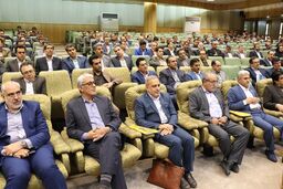 در بانکداری جامع، زیربنای اصلی مبتنی بر پاسخگویی و مشتری مداری است