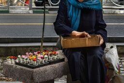 پرداخت عیدی بنیاد مستضعفان به ۴۰۰۰ دستفروش تهرانی