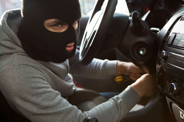شناسایی و دستگیری باند سرقت خودرو در قلهک