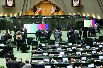 بررسی موضوع بازگشایی مدارس، امنیت خلیج فارس و خشونت علیه زنان در مجلس
