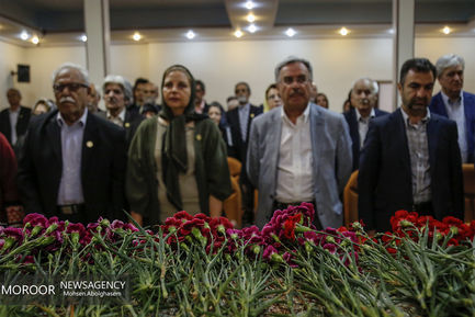تجلیل از هنرمندان پیشکسوت متولد اردیبهشت ماه و خردادماه