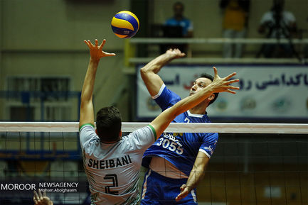 دیدار تیم های والیبال پیکان و شمس