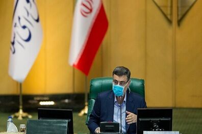 نمایندگان برای دفاع از حقی، شرع و قانون را زیر پا نگذارند 
