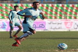 صادقی: منصوریان، دست خالی با همه جنگید