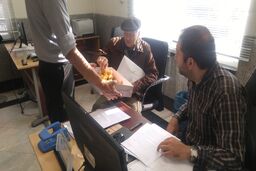 پخش شیرینی به مناسبت هفته وحدت در ناحیه یک