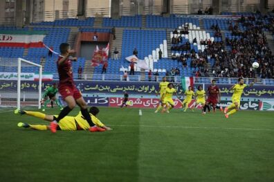 شکست شهر خودرو مشهد مقابل صنعت نفت آبادان