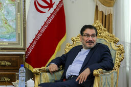 تا زمانی که دولت سوریه احساس نیاز کند، پشت سر این کشور می‌ایستیم