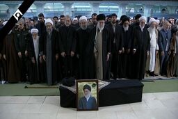 رهبر معظم انقلاب بر پیکر آیت الله شاهرودی نماز اقامه کردند