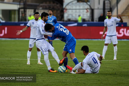 دیدار تیم های فوتبال استقلال تهران و استقلال خوزستان
