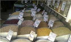 توزیع کالای اساسی مورد نیاز مردم ادامه می یابد