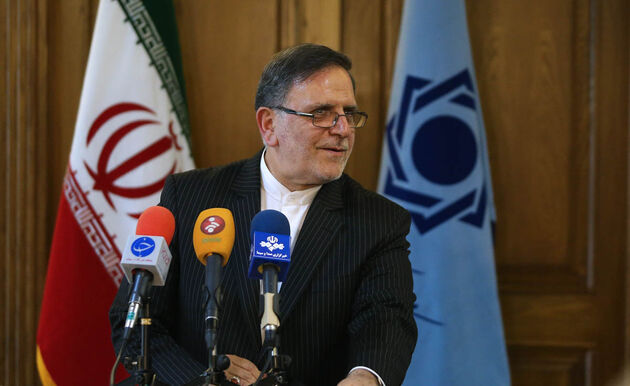 نرخ ارز کاهش می یابد