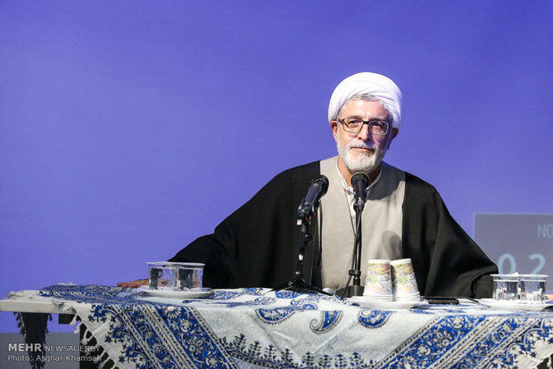 درگذشت داود فیرحی بر اثر ابتلا به کرونا
