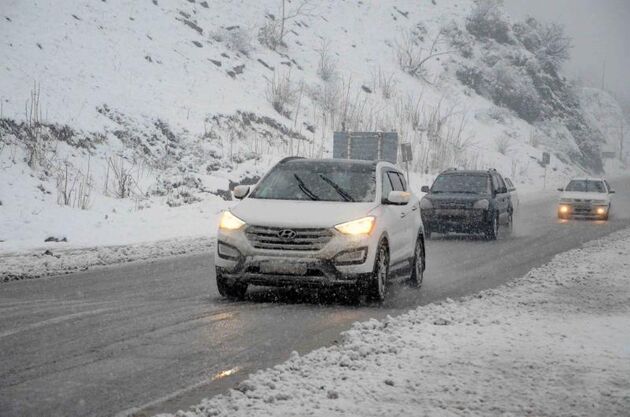 برای تردد در محورهای کوهستانی همراه داشتن زنجیر چرخ الزامی است