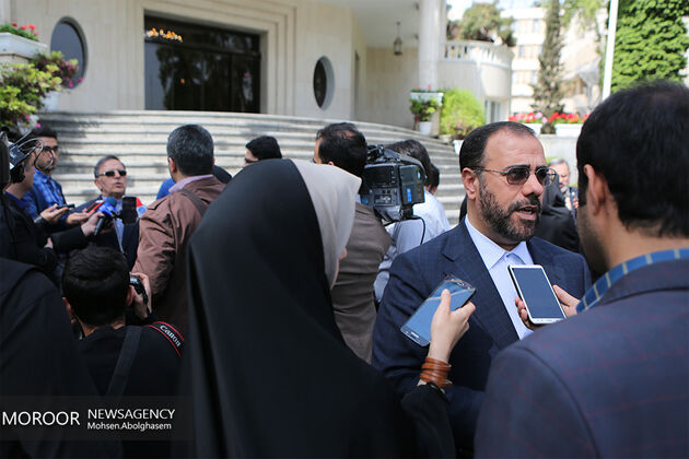 طرح سوال از روحانی از نظر حقوقی قابل رسیدگی نیست