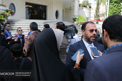 طرح سوال از روحانی از نظر حقوقی قابل رسیدگی نیست